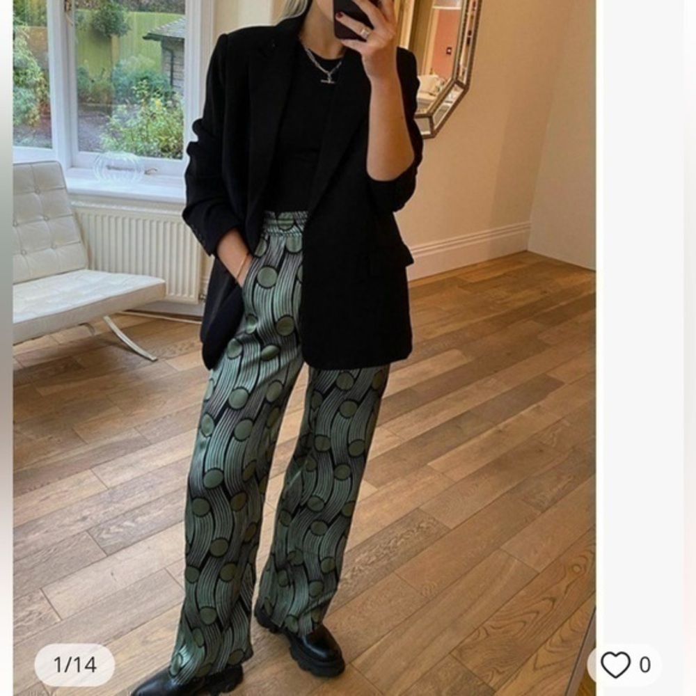 New Zara | Highrise Green & Black Bohemian Flowy Print Pants